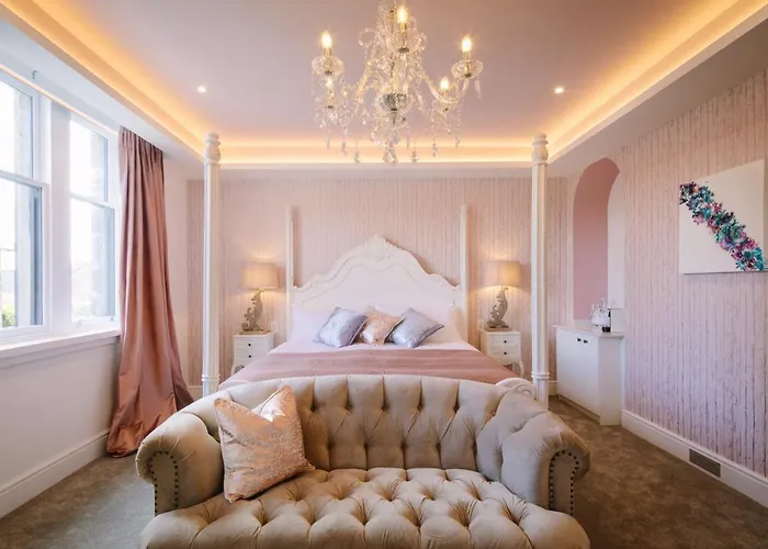 Absoluxe Bed & Breakfast 4*