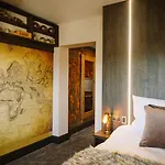 Absoluxe Bed & Breakfast