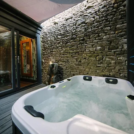 Absoluxe 4* Kirkby Lonsdale