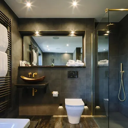 Absoluxe Bed & Breakfast