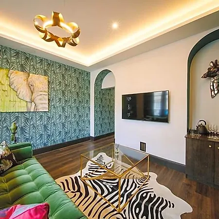 Absoluxe B&B