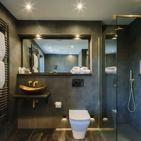 Absoluxe Bed & Breakfast 4*