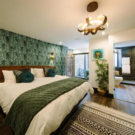 Absoluxe Bed & Breakfast 3*
