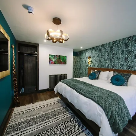 Absoluxe Bed & Breakfast